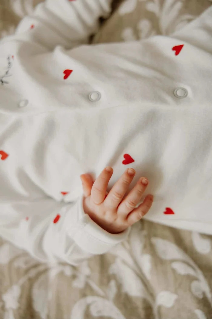 La tenue de naissance coeurs