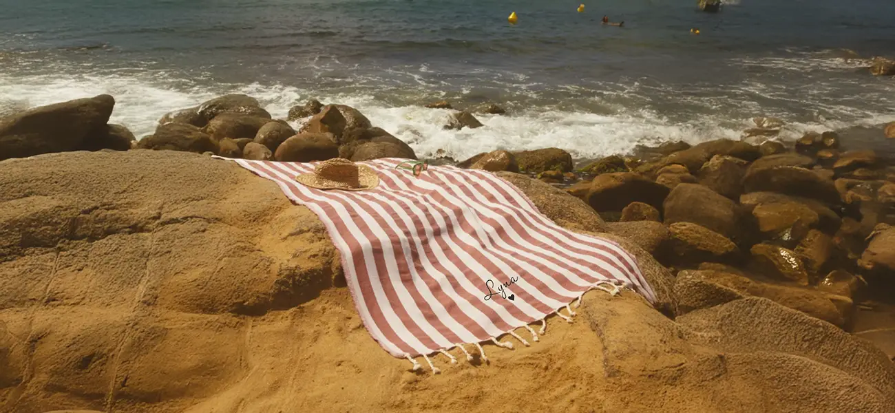 fouta personnalisé sur la plage